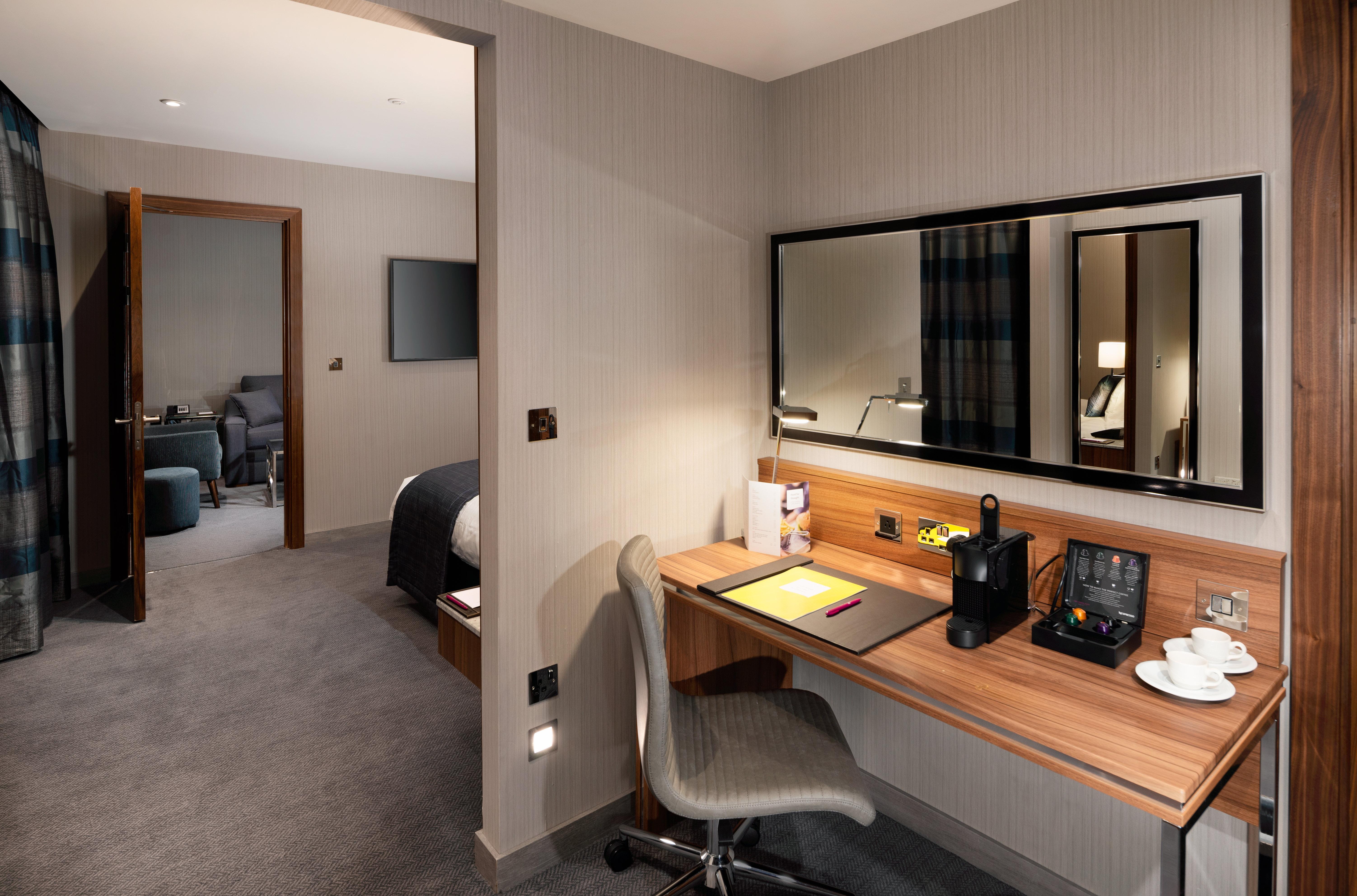 Hotel Crowne Plaza London Heathrow T4 By Ihg Hillingdon Exterior foto